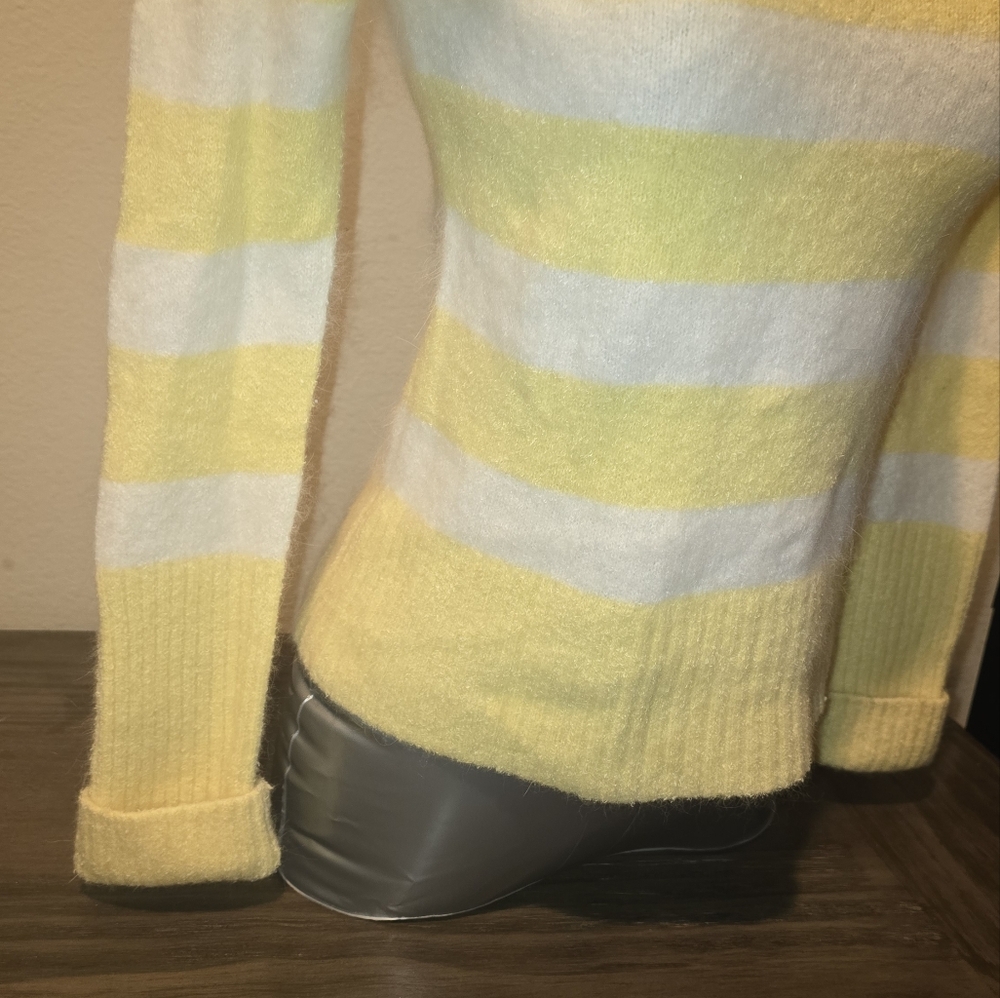 Bebe Sweater - Picture 4 of 11